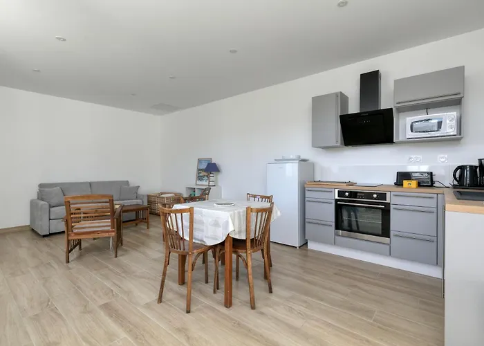 Maisons De Saint Guenole * בטז-סור-מר