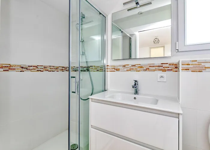 Maisons De Saint Guenole